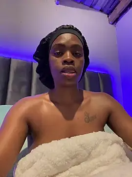 LuciousLips96 online show from 20, 12, 2025