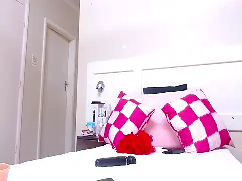 LuciousLips96 online show from 1, 4, 2026