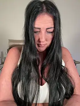 Snapshot of TiffanyRoxx chatting on 24, 2, 2025 TiffanyRoxx online show from 24, 2, 2025