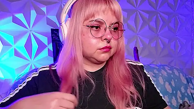 Satyn doll online show from 15, 4, 2026