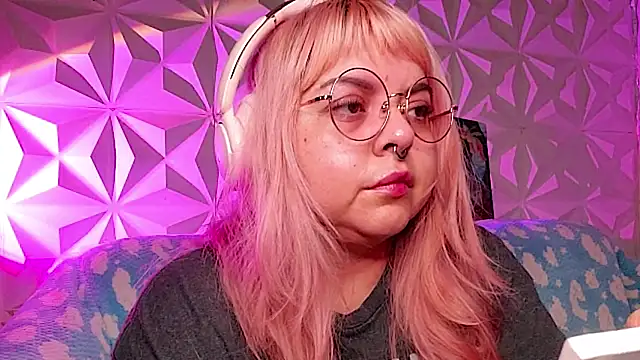 Satyn doll online show from 21, 4, 2026