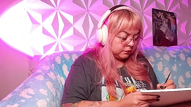 Satyn doll online show from 21, 4, 2026