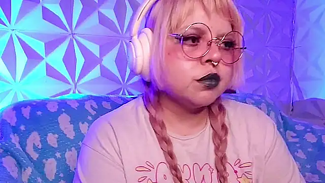 Snapshot of Satyn_doll chatting on 29, 4, 2026 Satyn doll online show from 29, 4, 2026