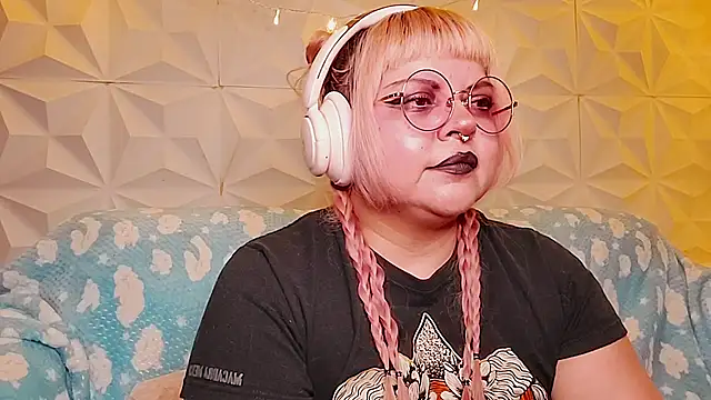 Snapshot of Satyn_doll chatting on 16, 5, 2026 Satyn doll online show from 16, 5, 2026
