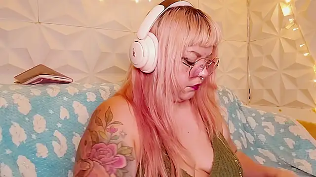Snapshot of Satyn_doll chatting on 22, 5, 2026 Satyn doll online show from 22, 5, 2026