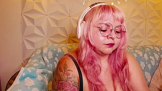 Snapshot of Satyn_doll chatting on 3, 6, 2026 Satyn doll online show from 3, 6, 2026