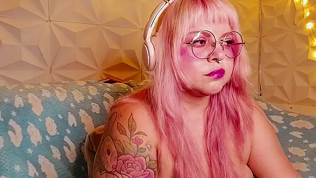 Snapshot of Satyn_doll chatting on 4, 6, 2026 Satyn doll online show from 4, 6, 2026