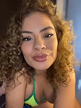 Snapshot of Rachell_More chatting on 19, 6, 2026 Rachell More online show from 19, 6, 2026
