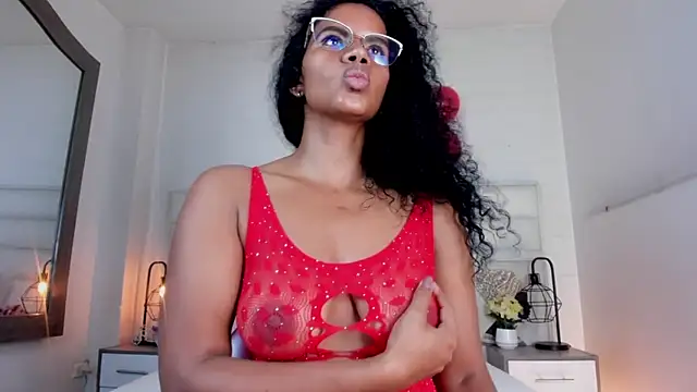 Ellie Alves online show from 15, 2, 2025