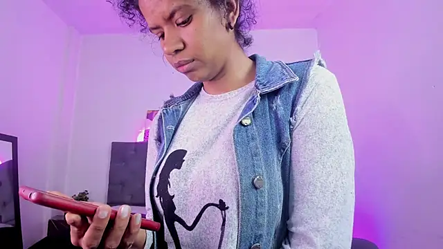 Ellie Alves online show from 11, 11, 2025