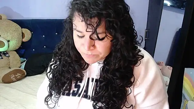 Snapshot of ANGELIQUE_KLANE chatting on 2, 5, 2026 ANGELIQUE KLANE online show from 2, 5, 2026
