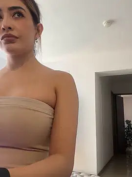 CATALINA RESTREPO online show from 25, 1, 2025