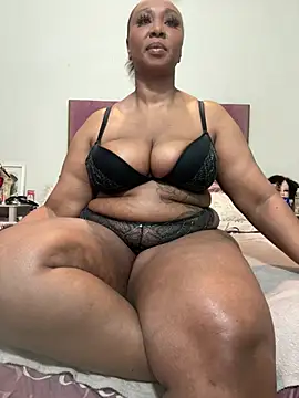 Snapshot of Bootyliciouse21X chatting on 23, 7, 2026 Bootyliciouse21X online show from 23, 7, 2026