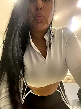 Snapshot of Fancyxlove chatting on 2, 12, 2025 Fancyxlove online show from 2, 12, 2025