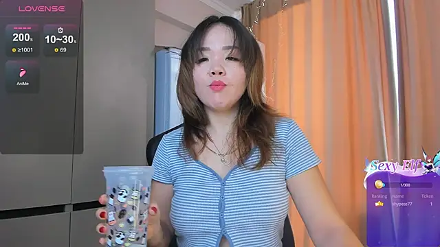 Snapshot of azure_moon2 chatting on 11, 1, 2025 azure moon2 online show from 11, 1, 2025