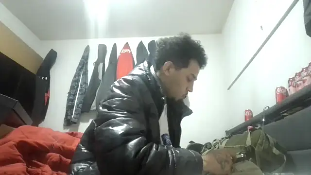 Snapshot of bigdickjojo69 chatting on 24, 3, 2026 bigdickjojo69 online show from 24, 3, 2026