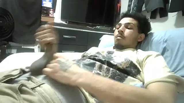 Snapshot of bigdickjojo69 chatting on 1, 4, 2026 bigdickjojo69 online show from 1, 4, 2026