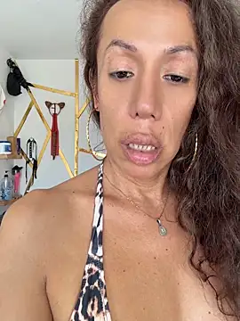 YOURSDEBORA online show from 6, 6, 2026