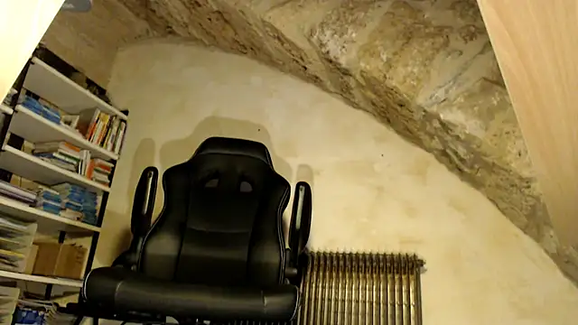 leon 2002 online show from 3, 11, 2025