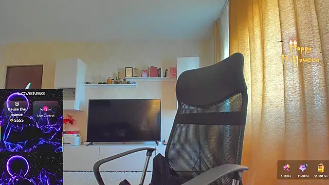 Snapshot of hot_evil_queen chatting on 22, 10, 2025 hot evil queen online show from 22, 10, 2025