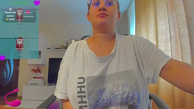 Snapshot of hot_evil_queen chatting on 27, 11, 2025 hot evil queen online show from 27, 11, 2025