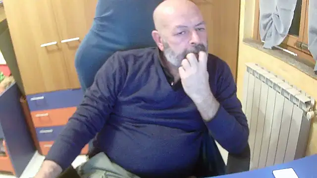 Snapshot of Tango128 chatting on 14, 11, 2025 Tango128 online show from 14, 11, 2025