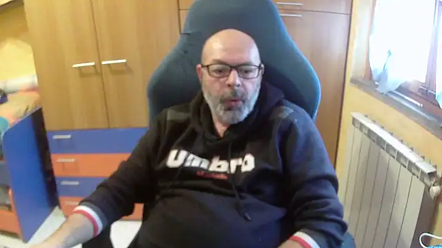 Snapshot of Tango128 chatting on 15, 12, 2025 Tango128 online show from 15, 12, 2025