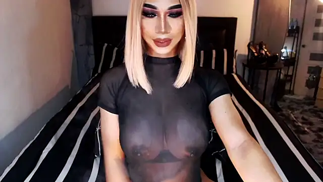 Snapshot of MassiveCockxMistress chatting on 24, 5, 2026 MassiveCockxMistress online show from 24, 5, 2026