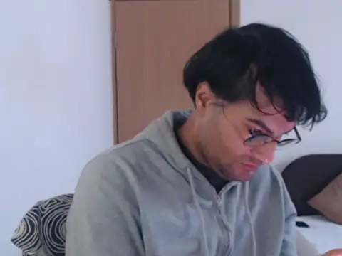 wildpussycat23 online show from 5, 2, 2026