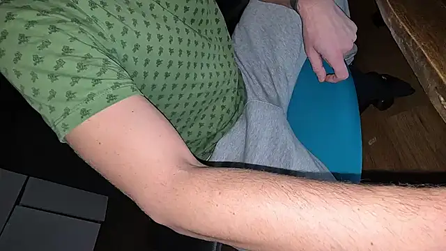 -luckybong- online show from 13, 12, 2024