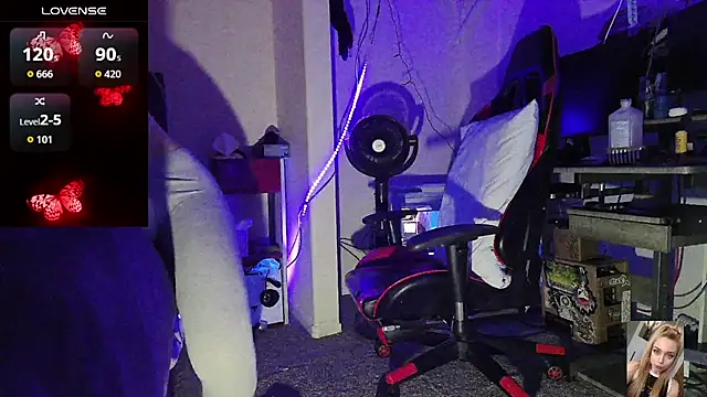 Blondiewithanass online show from 7, 4, 2026