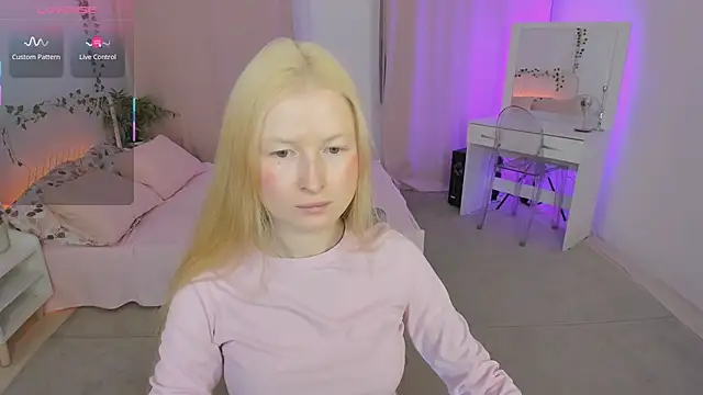 Laly Peach online show from 17, 6, 2026