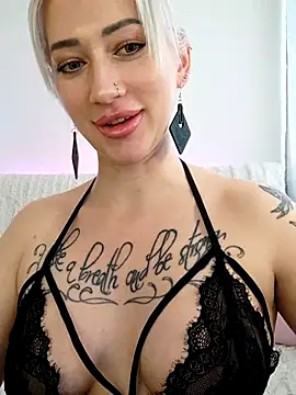 Snapshot of Fuck-Gina chatting on 1, 3, 2026 Fuck-Gina online show from 1, 3, 2026