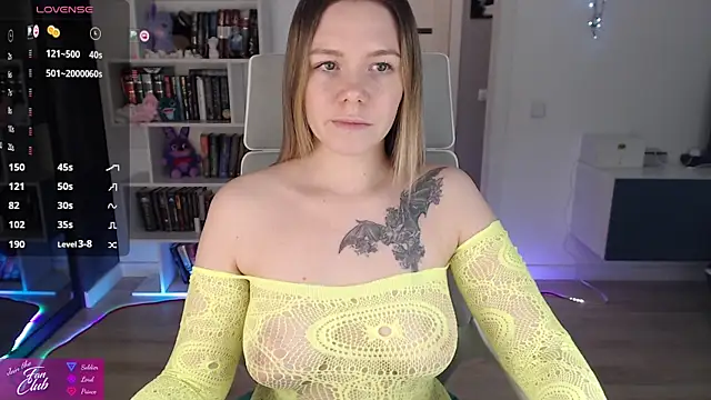 Emma Bryan online show from 4, 4, 2026