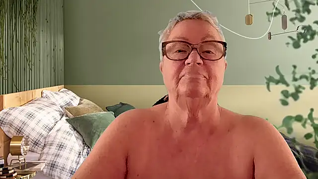 GrannyChrissy68 online show from 14, 3, 2026
