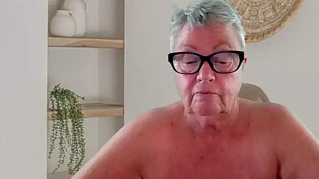 GrannyChrissy68 online show from 9, 7, 2026