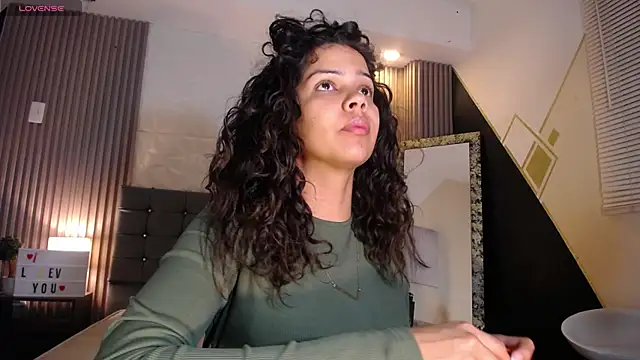 Snapshot of ximena_diaz chatting on 13, 12, 2024 ximena diaz online show from 13, 12, 2024