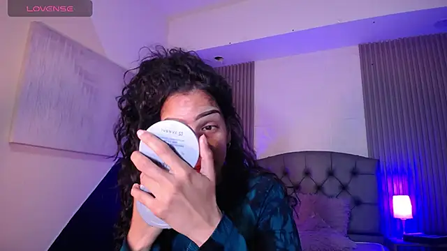 Snapshot of ximena_diaz chatting on 21, 3, 2025 ximena diaz online show from 21, 3, 2025