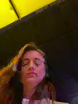 PhotoBabe online show from 6, 4, 2026