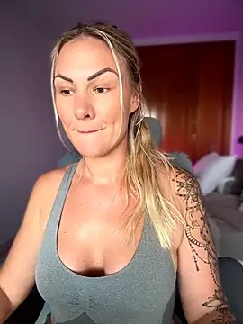 Snapshot of NastyMilf_ chatting on 7, 6, 2026 NastyMilf online show from 7, 6, 2026