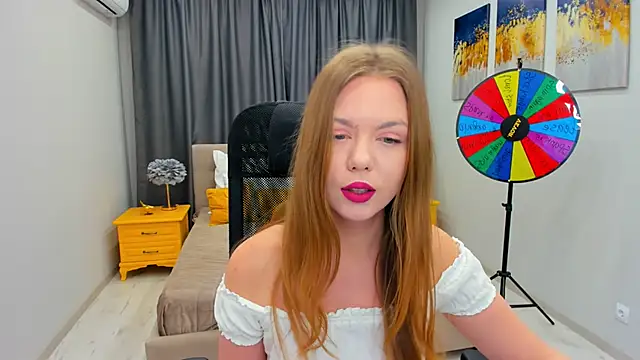 Strawberrye online show from 5, 2, 2025