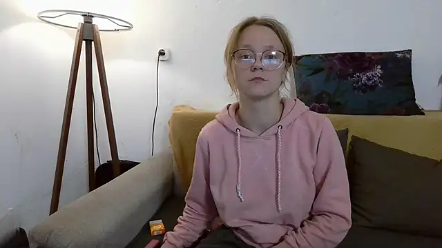 little-leni online show from 2, 12, 2025