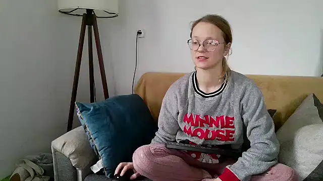 little-leni online show from 16, 12, 2025