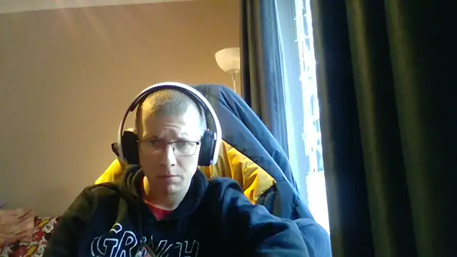 Snapshot of David250692 chatting on 15, 12, 2025 David250692 online show from 15, 12, 2025