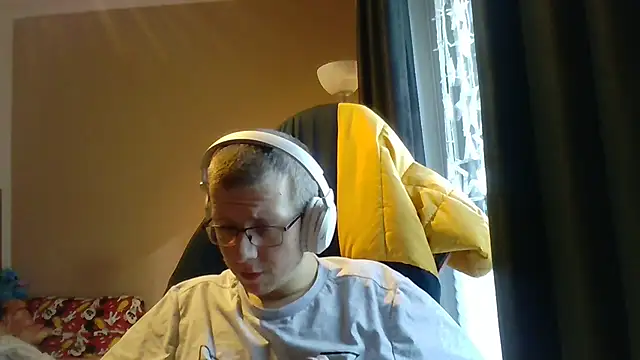 Snapshot of David250692 chatting on 16, 12, 2025 David250692 online show from 16, 12, 2025