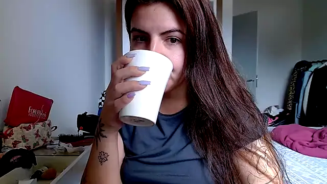 Snapshot of chelbyy chatting on 4, 11, 2025 chelbyy online show from 4, 11, 2025