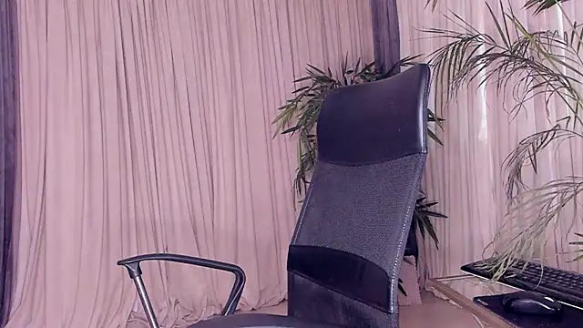 daisyd001 online show from 3, 2, 2025