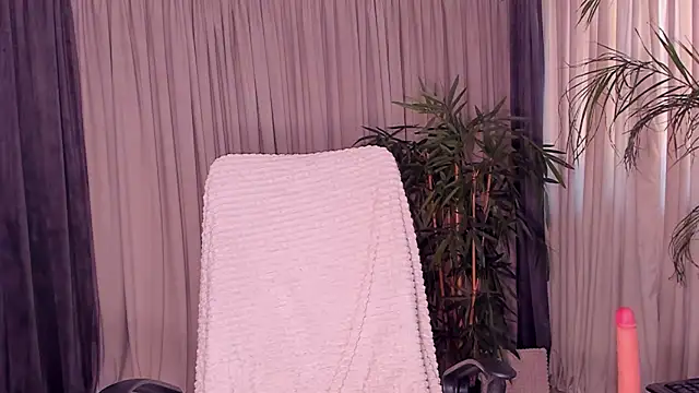 daisyd001 online show from 12, 2, 2025