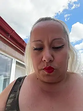 Snapshot of SabinaSweety chatting on 14, 5, 2026 SabinaSweety online show from 14, 5, 2026