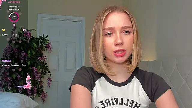 Snapshot of BabyEllen chatting on 20, 1, 2025 BabyEllen online show from 20, 1, 2025